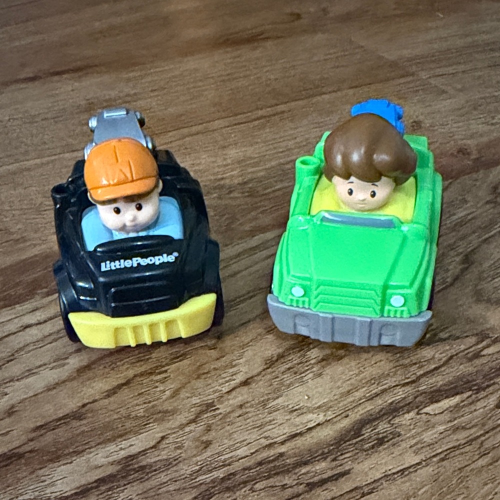 Fisher Price Little People Tow Truck Wheelie Boy Girl